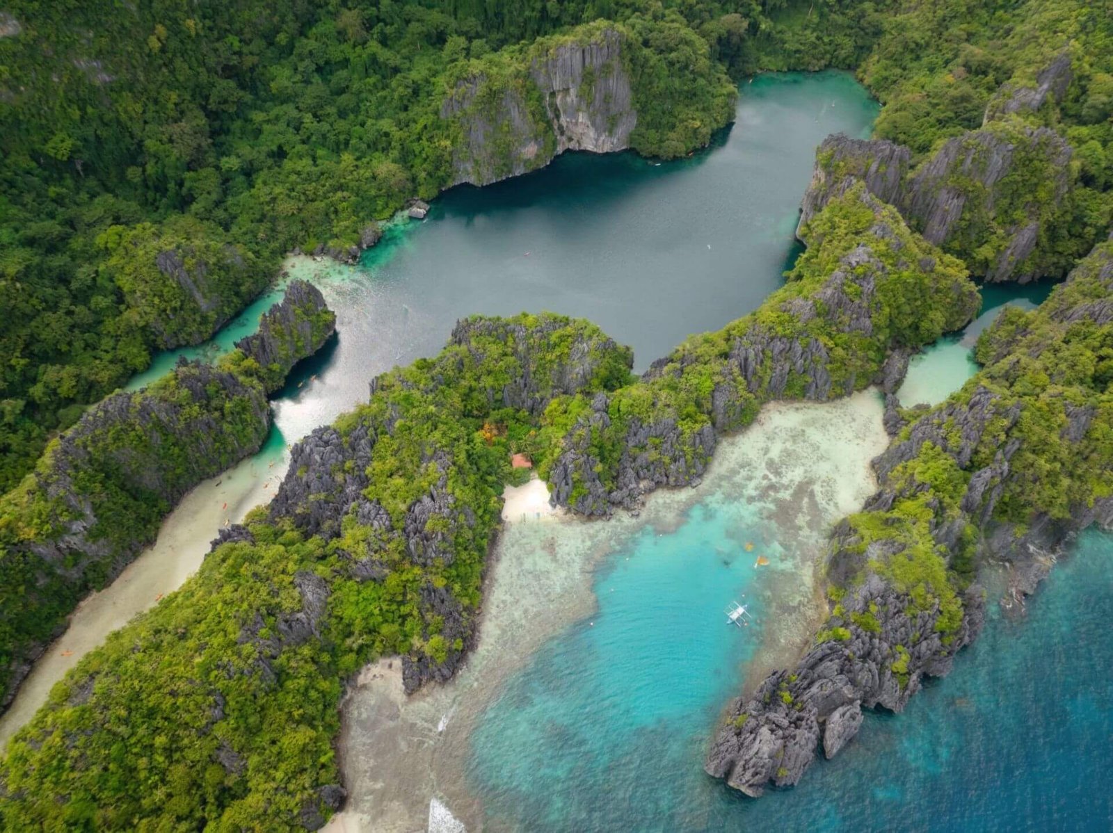 Lagoon in el nido palawan